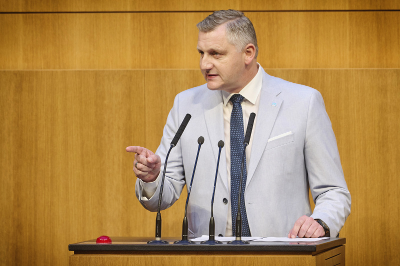 Am Rednerpult: Nationalratsabgeordneter Reinhold Binder (SPÖ)