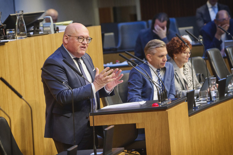 Am Rednerpult: Nationalratsabgeordneter Laurenz Pöttinger (ÖVP)