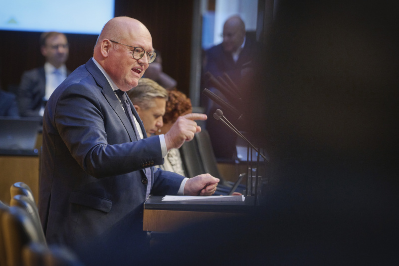 Am Rednerpult: Nationalratsabgeordneter Laurenz Pöttinger (ÖVP)