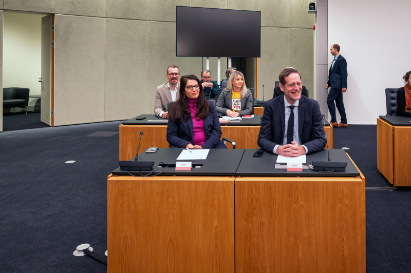 Ausschussmitglieder der SPÖ. Von links: Nationalratsabgeordnete Muna Duzdar (SPÖ), Nationalratsabgeordneter Kai Jan Krainer (SPÖ)