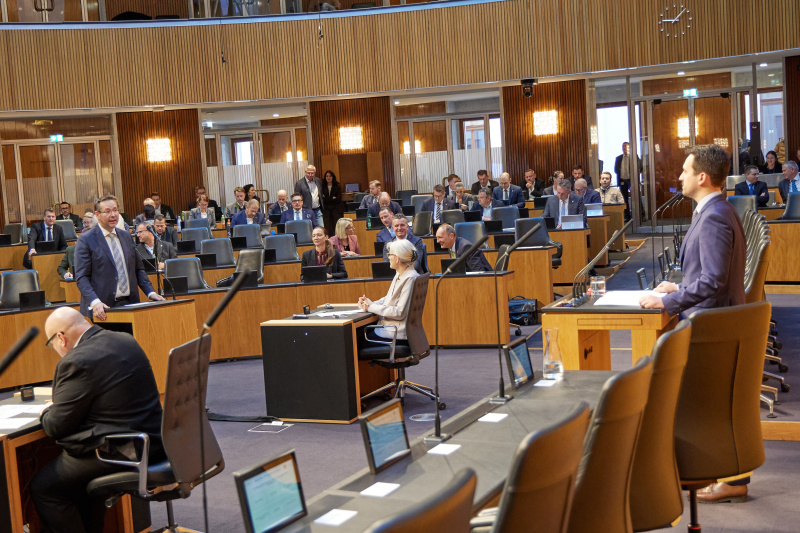 Fragesteller Nationalratsabgeordneter Hermann Brückl (FPÖ)