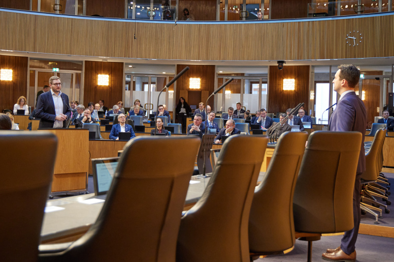 Fragesteller Nationalratsabgeordneter Sebastian Schwaighofer (FPÖ)