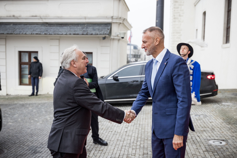 Einholung. Von links: Nationaratspräsident Walter Rosenkranz (FPÖ), Präsident des slowakischen Nationalrats Richard Raši
