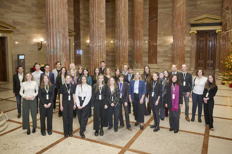 Gruppenfoto mit den Veranstaltungsteilnehmerinnen und -teilnehmern