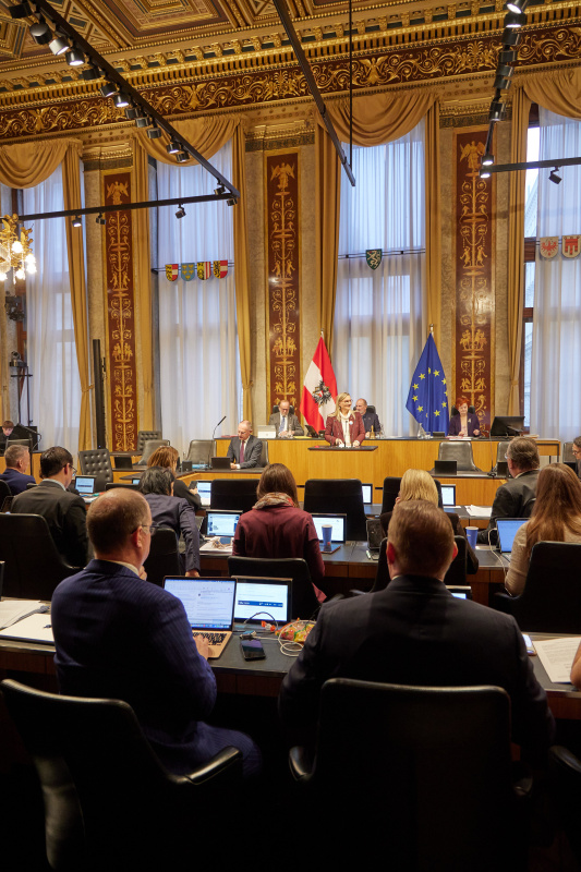 Am Rednerpult: Bundesrätin Claudia Hauschildt-Buschberger (GRÜNE)