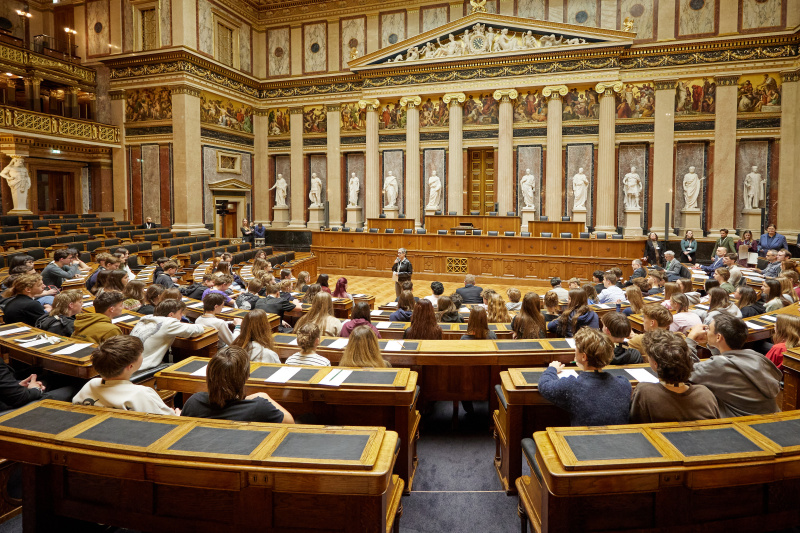 Moderation durch Karoline Iber