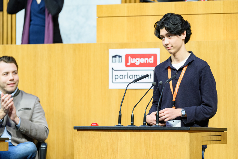 Am Rednerpult: Komeil Sohrab (Klub ORANGE)