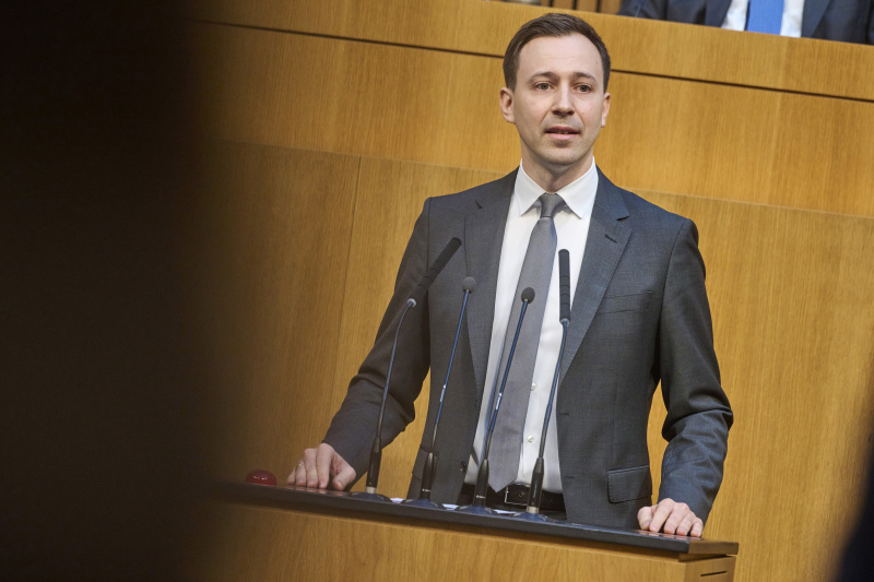 Am Rednerpult Klubobmann Nico Marchetti (ÖVP)