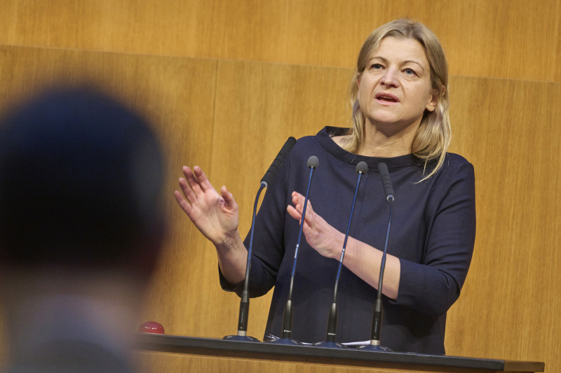 Am Rednerinnenpult Nationalratsabgeordnete Barbara Teiber (SPÖ)