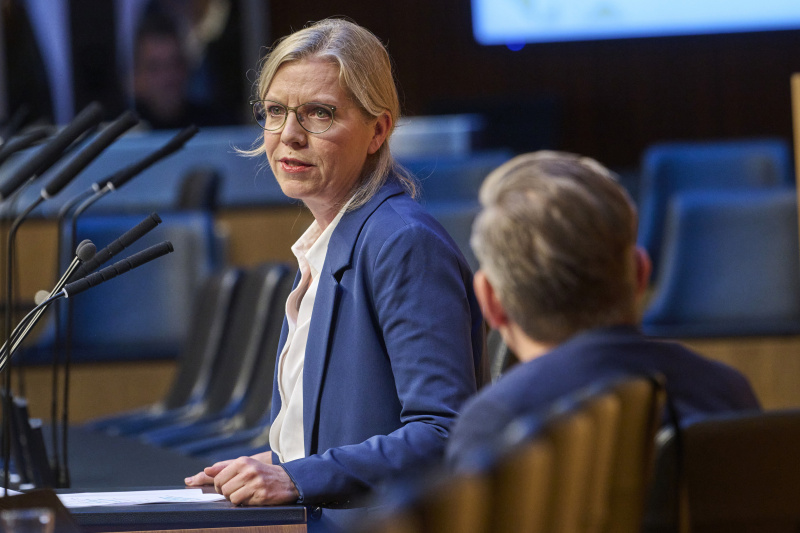 Am Rednerinnenpult Klubobfrau Leonore Gewessler (GRÜNE)