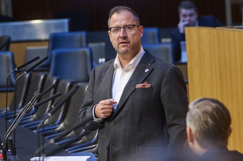 Am Rednerpult Nationalratsabgeordneter Christian Hafenecker (FPÖ)