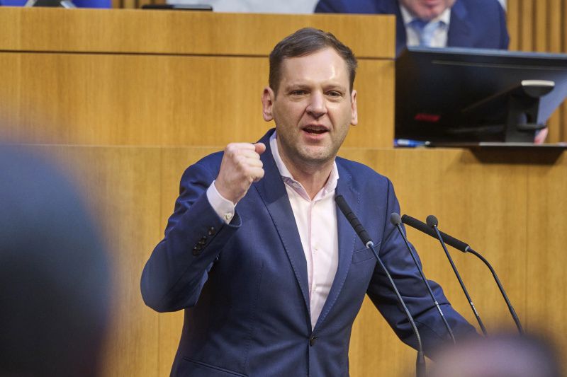 Am Rednerpult Klubobmann Philip Kucher (SPÖ)