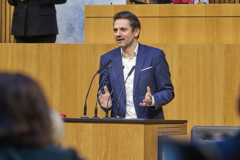 Am Rednerpult Nationalratsabgeordneter Jakob Schwarz (GRÜNE)