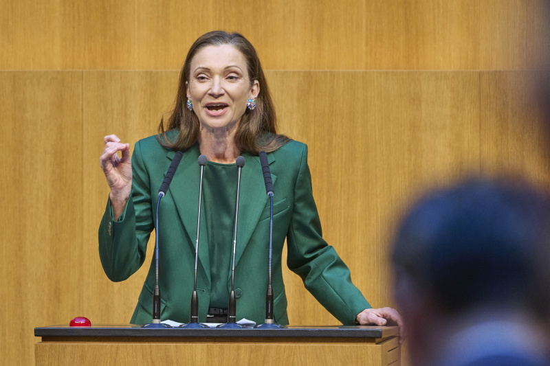 Am Rednerinnenpult Nationalratsabgeordnete Susanne Fürst (FPÖ)