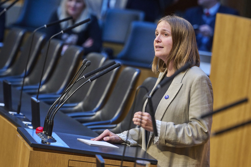 Am Rednerinnenpult Europaabgeordnete Anna Stürgkh (NEOS)