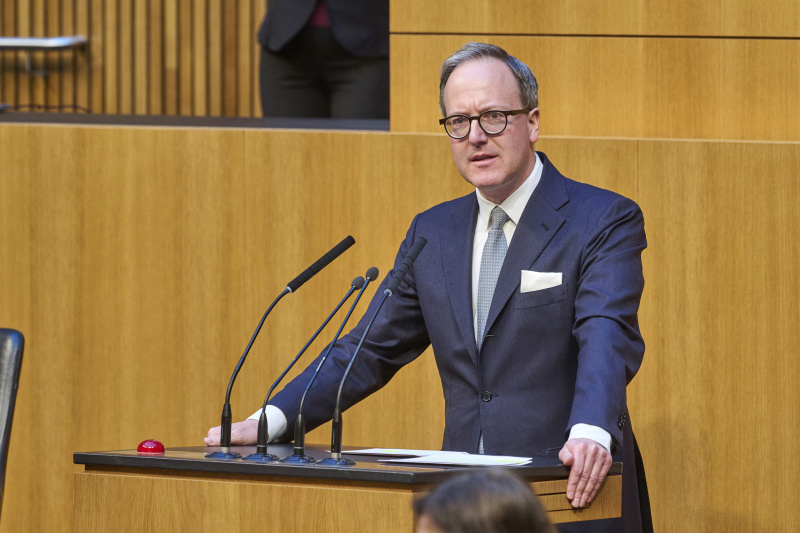 Am Rednerpult Nationalratsabgeordneter Dominik Oberhofer (NEOS)