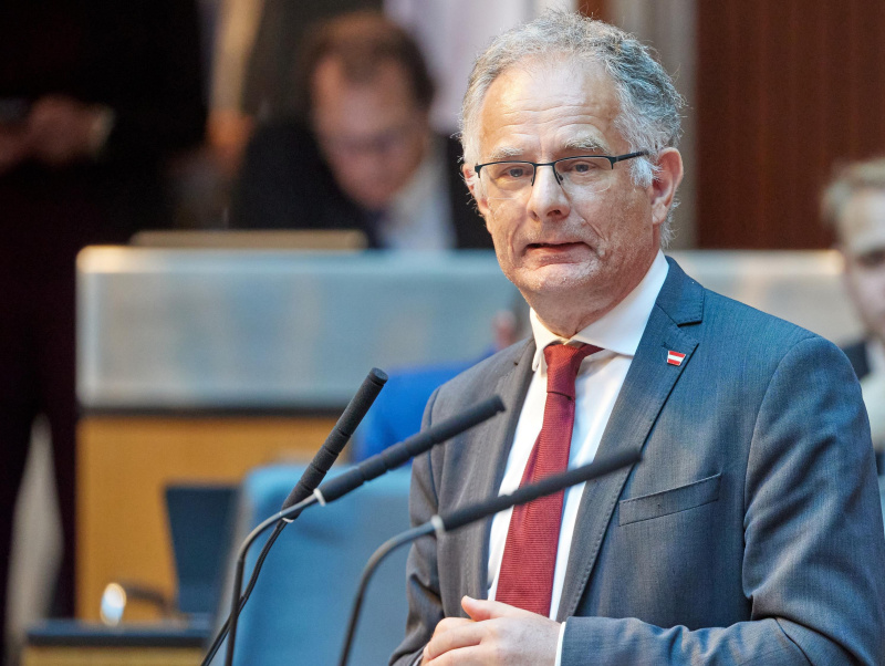 Regierungsbank. Stellungnahme Finanzminister Markus Marterbauer (SPÖ)