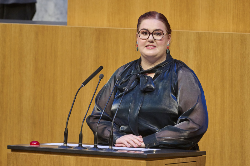 Am Rednerinnenpult Nationalratsabgeordnete Carina Reiter (ÖVP)