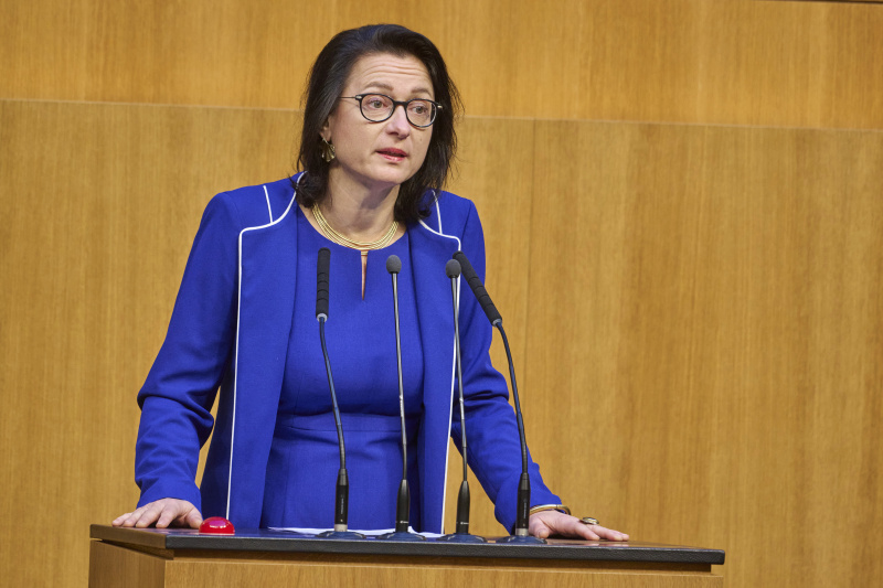 Am Rednerinnenpult Nationalratsabgeordnete Gudrun Kugler (ÖVP)