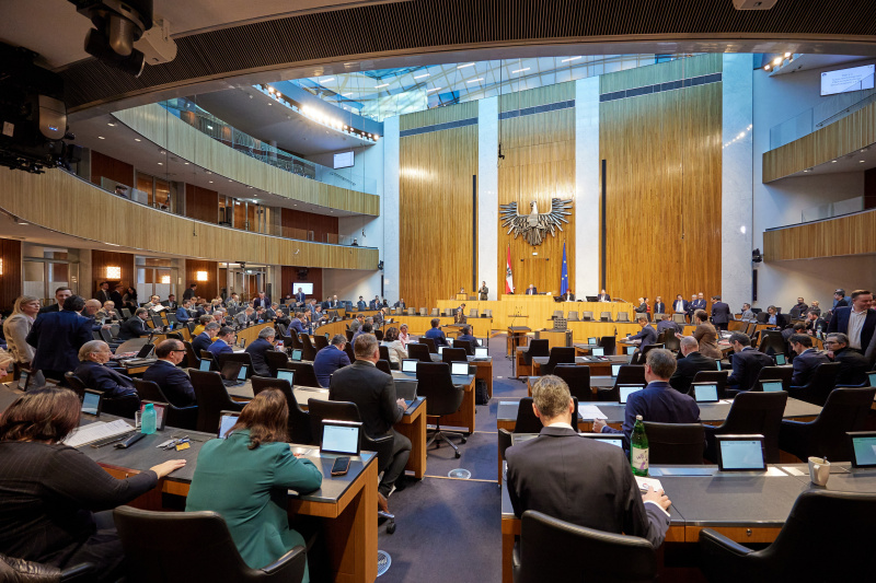 Nationalratspräsident Walter Rosenkranz (FPÖ) am Präsidium