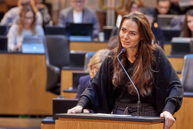 Am Rednerinnenpult: Nationalratsabgeordnete Barbara Neßler (GRÜNE)