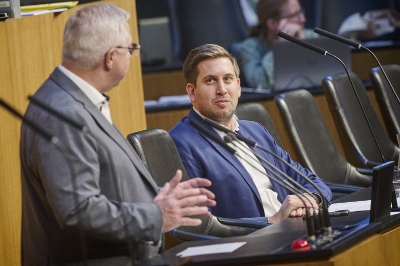 Am Rednerpult Nationalratsabgeordneter Werner Herbert (FPÖ). Auf der Regierungsbank Staatssekretär Alexander Pröll (ÖVP)