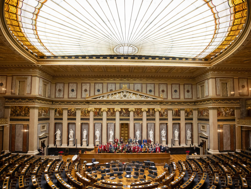 Gruppenfoto Orchester des Österreichischen Blasmusikverbands mit Bundesratspräsident Franz Ebner (ÖVP)