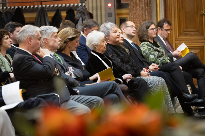 Von links: Nationalratspräsident Walter Rosenkranz (FPÖ), Parlamentsdirektor Harald Dossi, Regionsmanagement Osttirol Gina Streit, Journalistin Barbara Coudenhove-Kalergi, Universitätsprofessorin für Politik & Geschlecht, Diversität & Gleichheit Zoe Lefkofrid, Universitätsprofessor für Law and Governance und Leiter des Fachbereichs Global Governance Jürgen Pirker