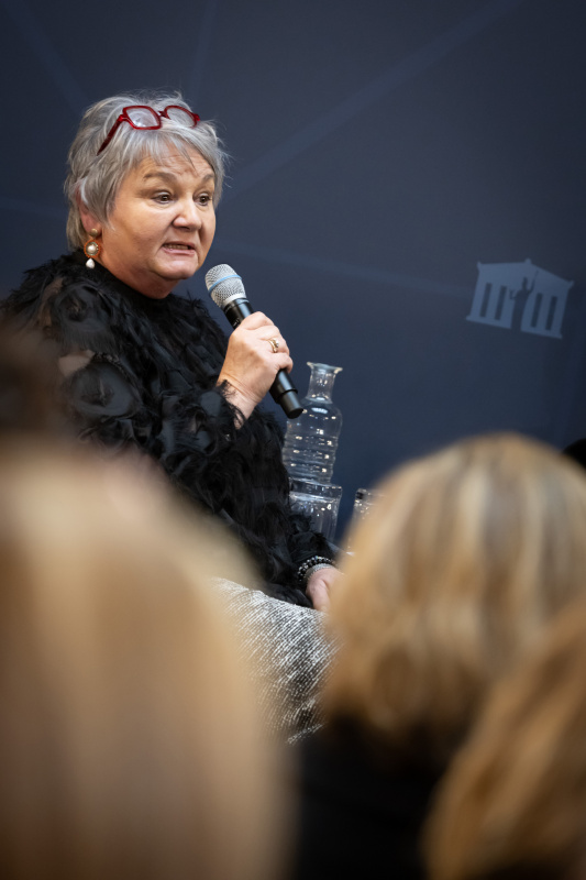 Podiumsgespräch mit Preisträgerinnen und Preisträgern. Regionsmanagement Osttirol Gina Streit