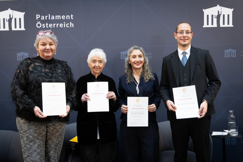 Von links: Regionsmanagement Osttirol Gina Streit, Journalistin Barbara Coudenhove-Kalergi, Universitätsprofessorin für Politik & Geschlecht, Diversität & Gleichheit Zoe Lefkofridi, Universitätsprofessor für Law and Governance und Leiter des Fachbereichs Global Governance Jürgen Pirker