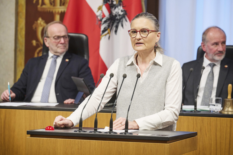 Am Rednerinnenpult Bundesrätin Claudia Hauschildt-Buschberger (Grüne)