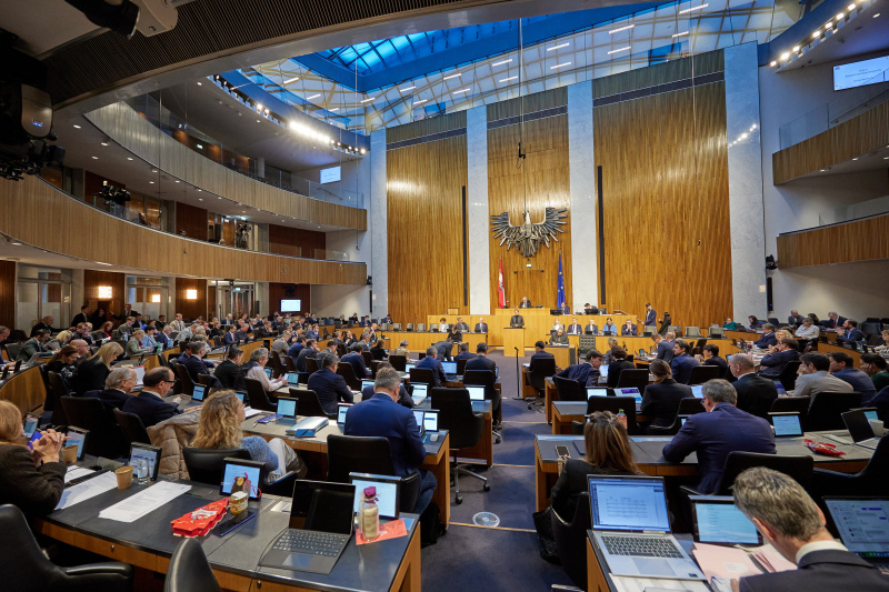 Am Rednerpult: Nationalratsabgeordneter Kai Jan Krainer (SPÖ)