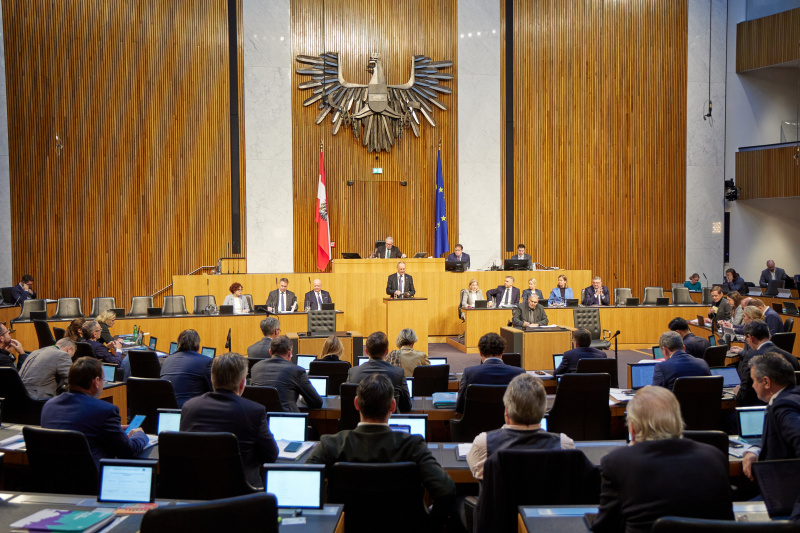 Am Rednerpult: Nationalratsabgeordneter Axel Kassegger (FPÖ)