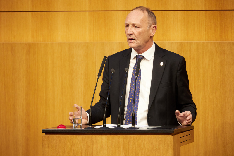 Am Rednerpult: Nationalratsabgeordneter Axel Kassegger (FPÖ)