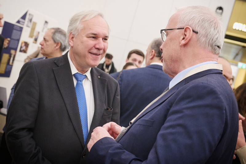 Nationalratspräsident Walter Rosenkranz (FPÖ) mit Veranstaltungsteilnehmern