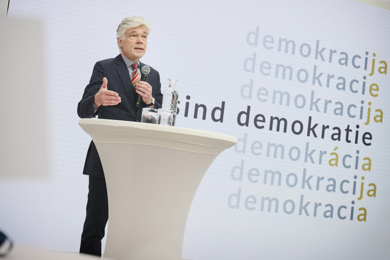 Begrüßung Parlamentsdirektor Harald Dossi