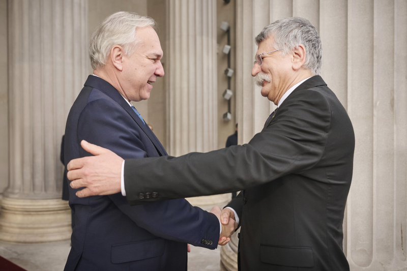 Einholung. Von links: Nationalratspräsident Walter Rosenkranz (FPÖ), Präsident der ungarischen Nationalversammlung László Kövér