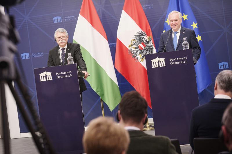 Pressekonferenz. Von links: Präsident der ungarischen Nationalversammlung László Kövér, Nationalratspräsident Walter Rosenkranz (FPÖ)