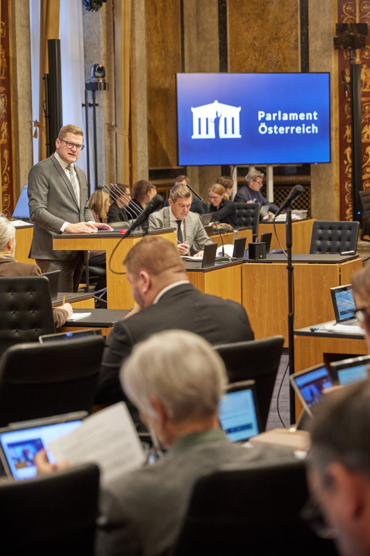 Am Rednerpult: Bundesrat Markus Stotter (ÖVP)