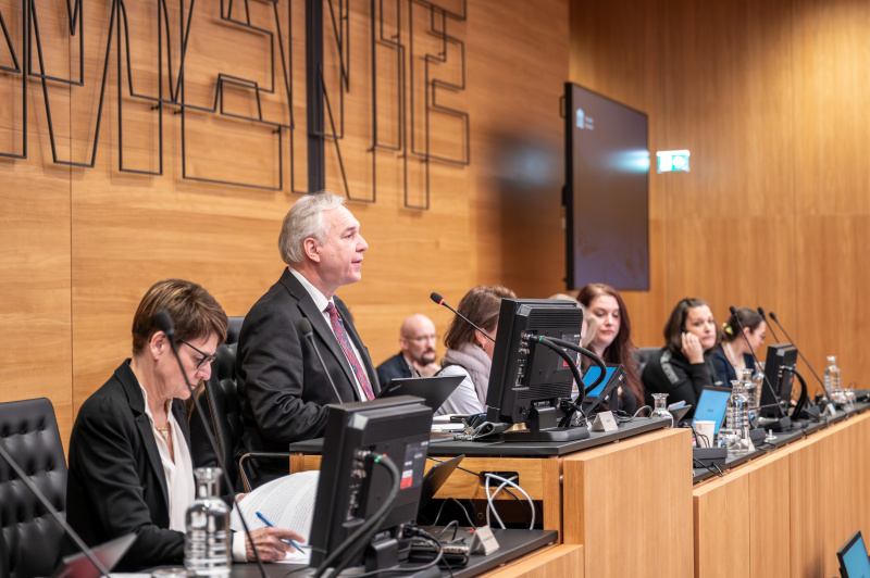 Vorsitzführung durch Nationalratspräsident Walter Rosenkranz (FPÖ) am Präsidium