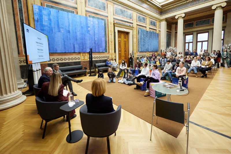 Gespräch. Von links: Bundesratspräsident Markus Stotter (ÖVP), Nationalratspräsident Walter Rosenkranz (FPÖ), Melanie Flicker ORF, Dritte Nationalratspräsidentin Doris Bures (SPÖ)