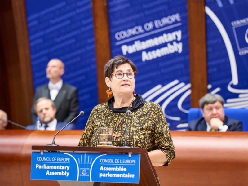 Am Rednerpult Petra Bayr bei ihrer Antrittsrede