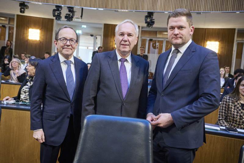Von links: Zweiter Nationalratspräsident Peter Haubner (ÖVP), Nationalratspräsident Walter Rosenkranz (FPÖ), Bundesratspräsident Markus Sotter (ÖVP)