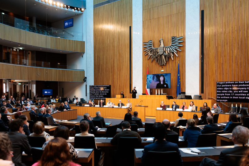 Abspielen der Zero Project Hymne