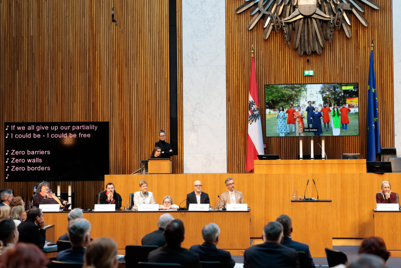 Abspielen der Zero Project Hymne