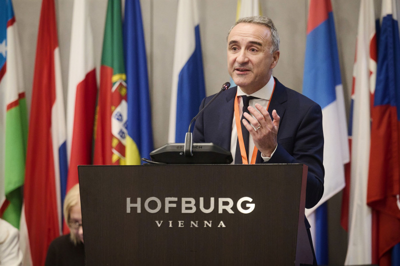 Am Rednerpult: Präsident der Parlamentarischen Versammlung der OSZE Pere Joan Pons Sampietro