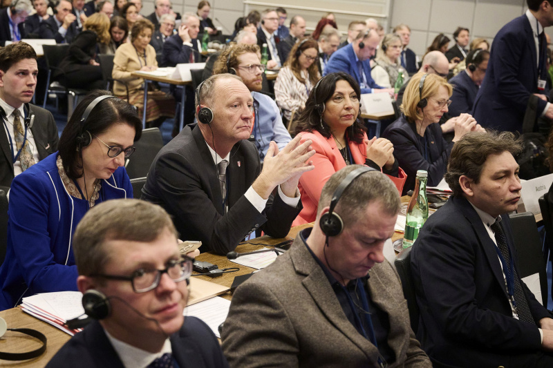 Österreichische Delegation. Von links: Nationalratsabgeordnete Gudrun Kugler (ÖVP), Nationalratsabgeordneter Axel Kassegger (FPÖ), Nationalratsabgeordnete Selma Yildirim (SPÖ), Dritte Nationalratspräsidentin Doris Bures (SPÖ)