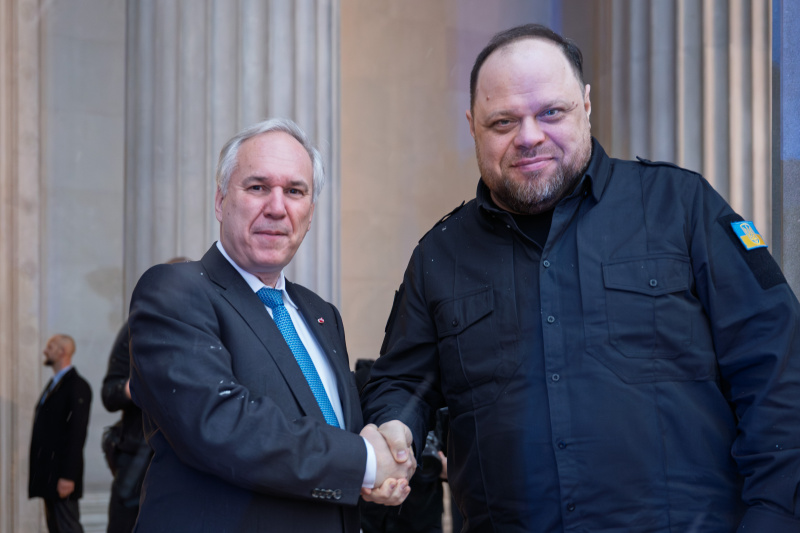 Einholung. Von links: Nationalratspräsident Walter Rosenkranz (FPÖ), Vorsitzender der Werchowna Rada der Ukraine Ruslan Stefantschuk