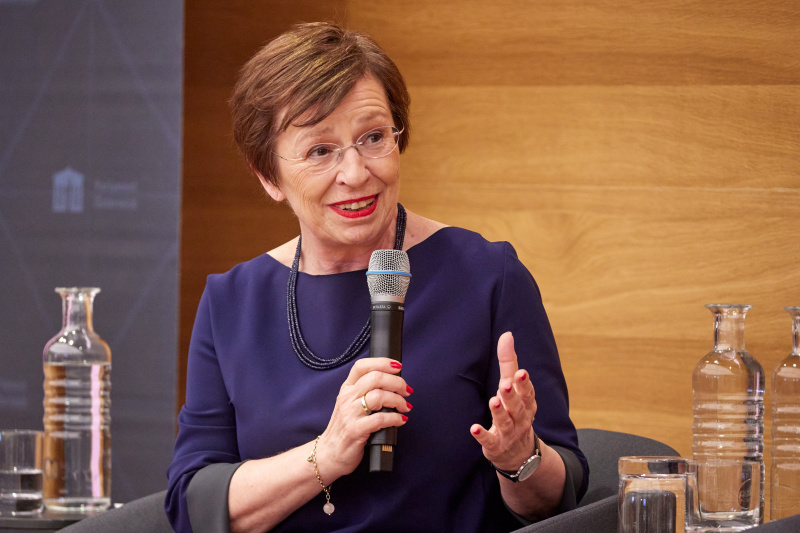 Expertinnentalk zum Thema Solidarität mit Frauen im Globalen Süden. First Lady und First Volunteer Doris Schmidauer