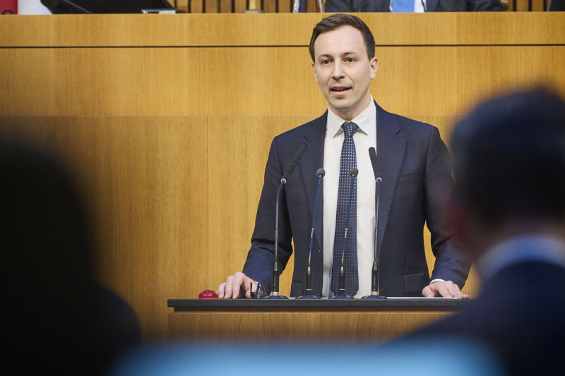 Am Rednerpult Klubobmann Nico Marchetti (ÖVP)